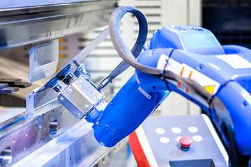 钣金行业资讯-采用机器人钣金折弯，钣金加工行业已经不再需要大批量的尺寸来使用机器人折弯机-bet在线登录官网-bet(中国)